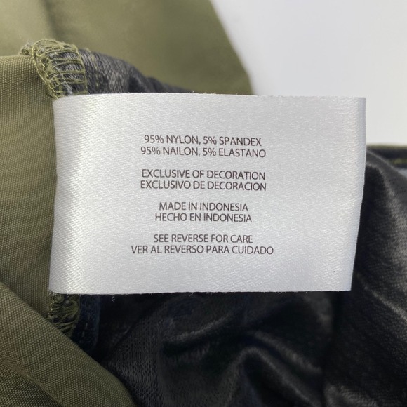 ORVIS Mens Cargo Shorts Olive Green Stretch Comfort Size 34 Nylon Stretch - Picture 8 of 9